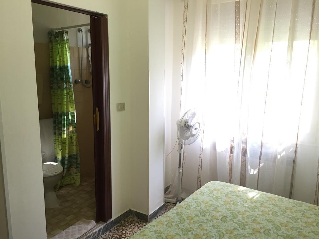 Hotel Toledo Римини Номер фото